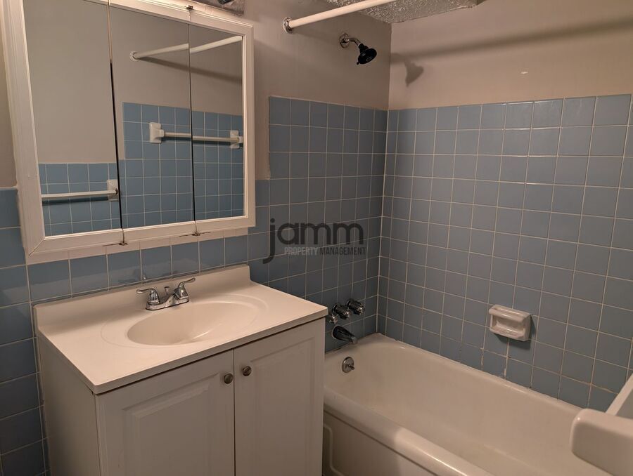 12050 Lake Ave – photo 4