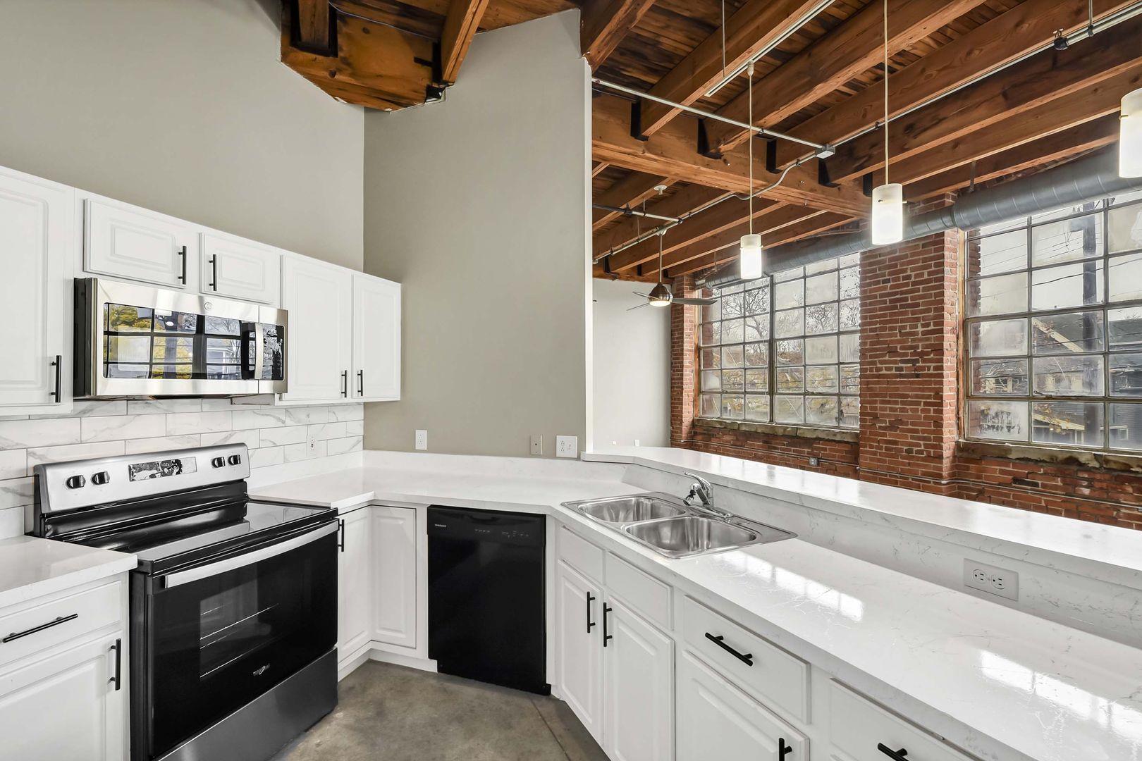 3307 Scranton Rd unit 101 – photo 5