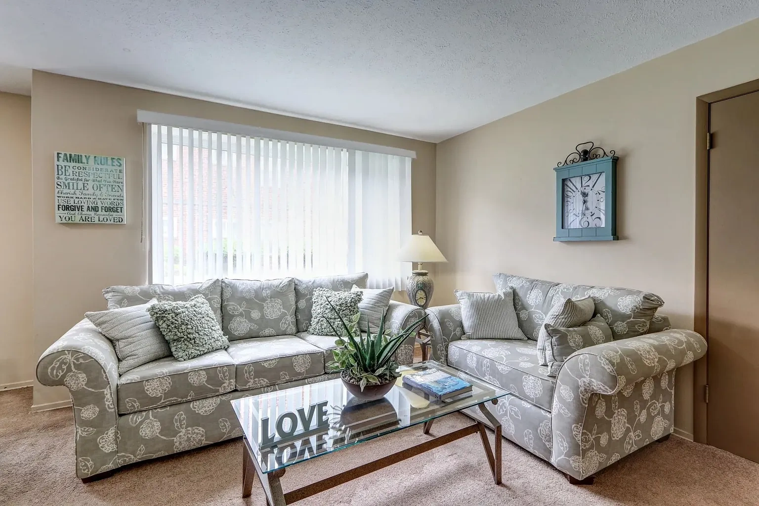 Ellacott Parkway Apartments – photo 1
