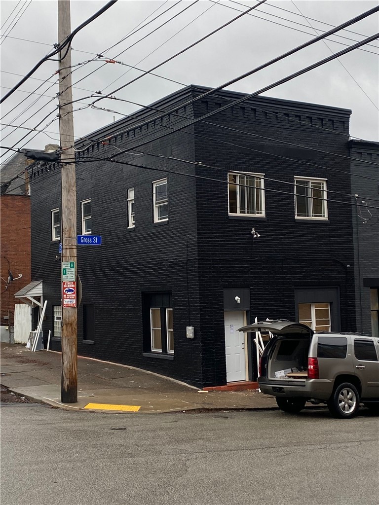 601 Gross St – photo 1