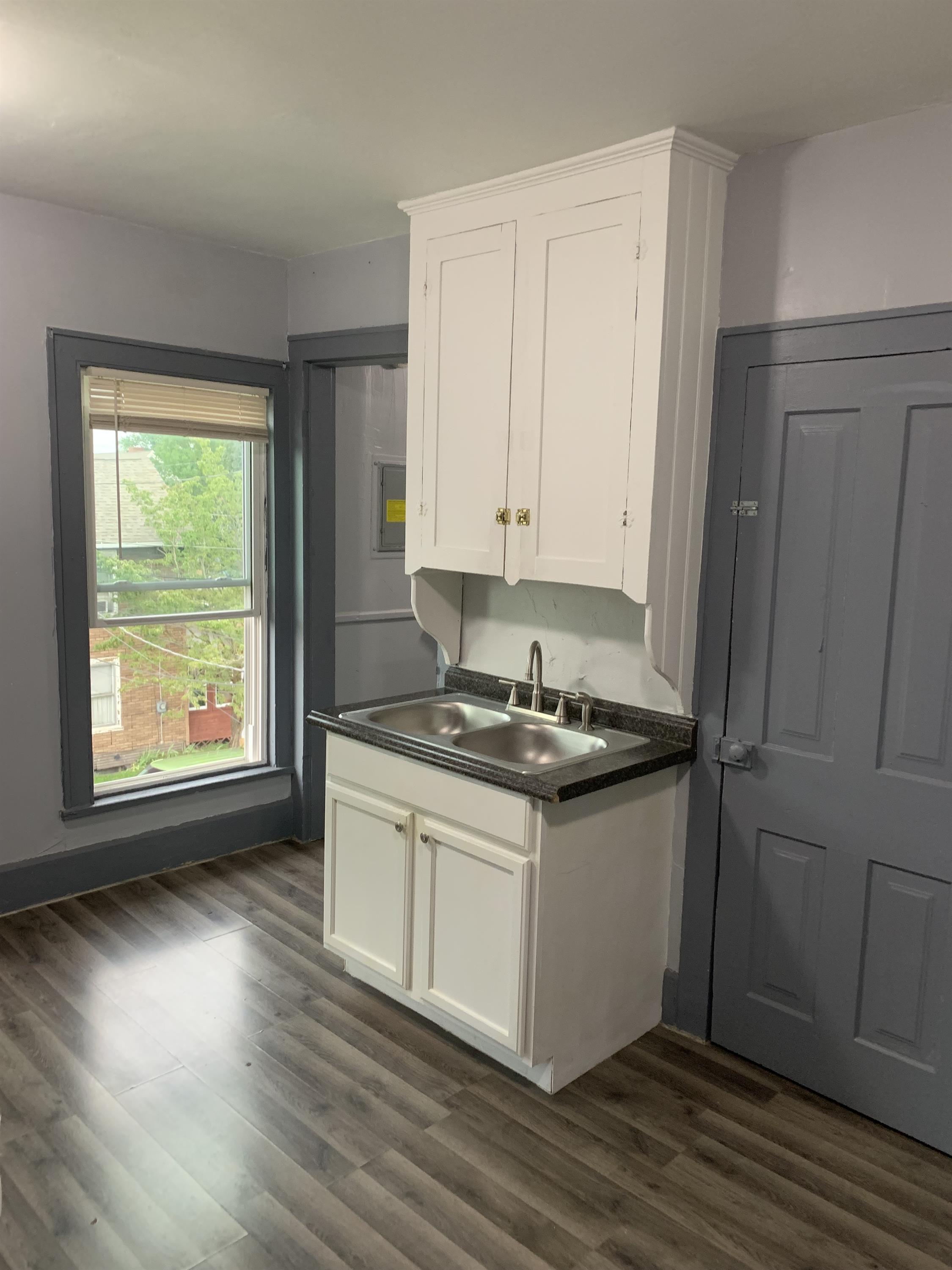 407 Oak Ave SE – photo 1