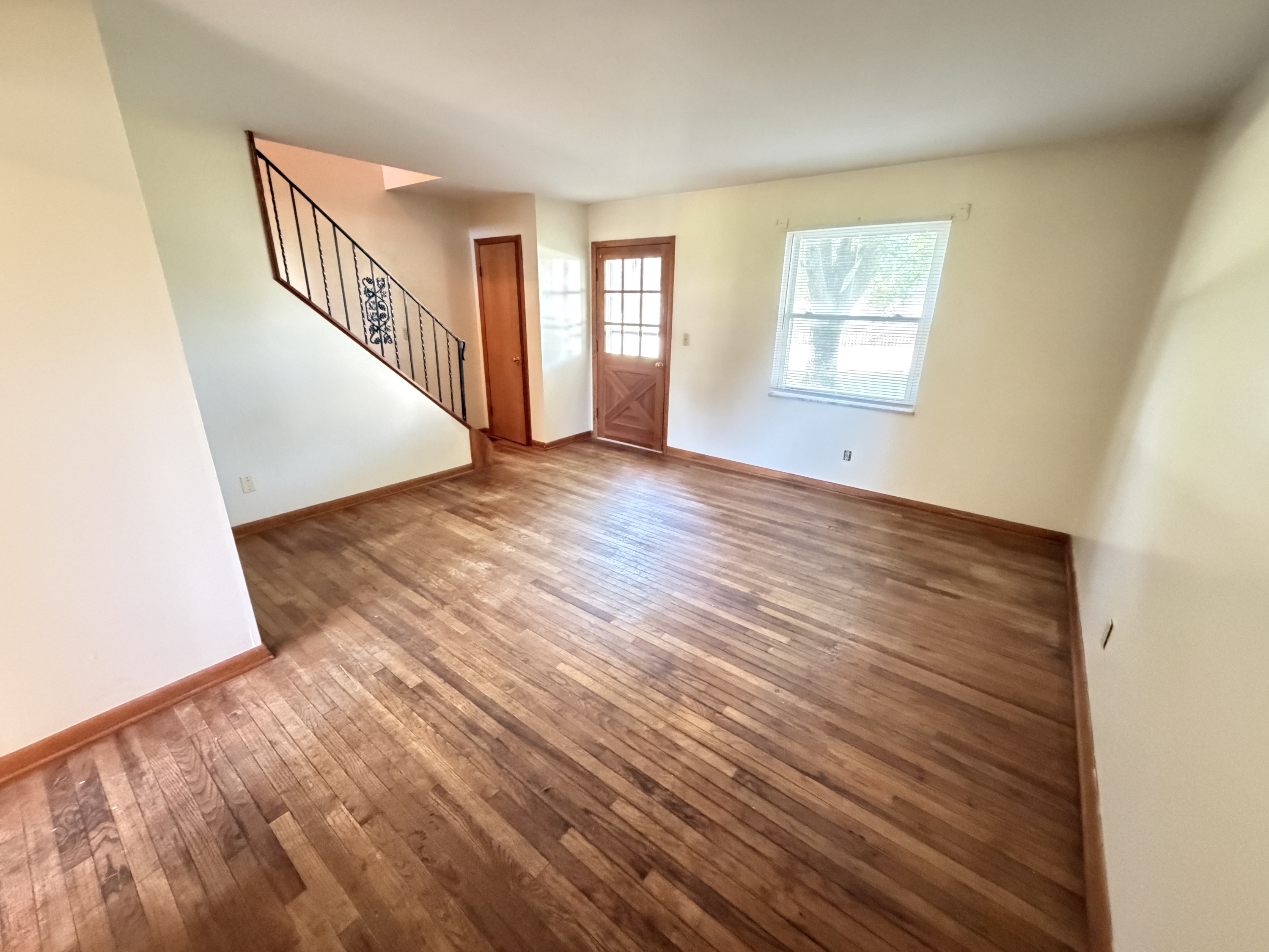 400 Pickrelltown St – photo 2