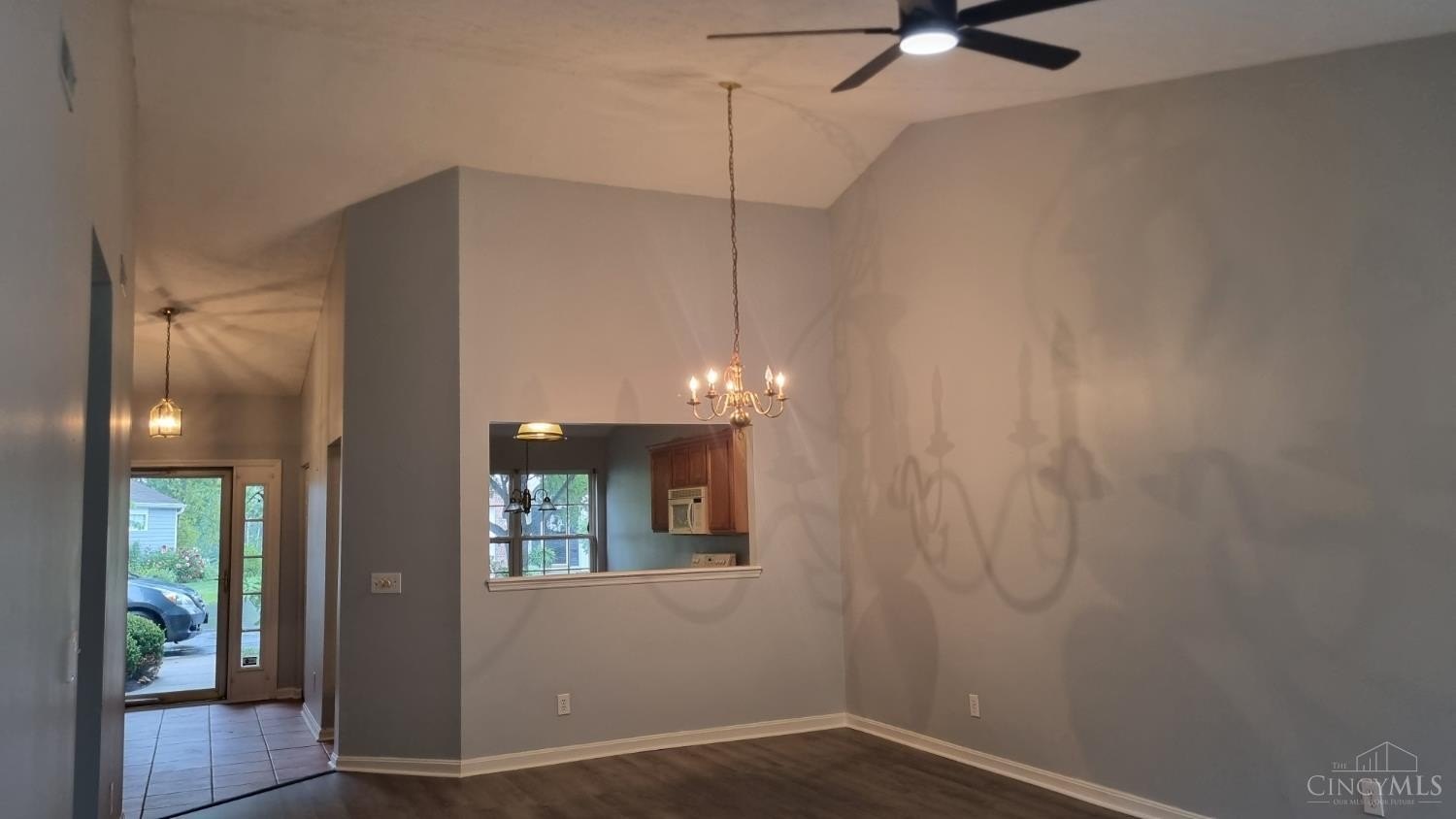 210 Elmwood Dr – photo 4