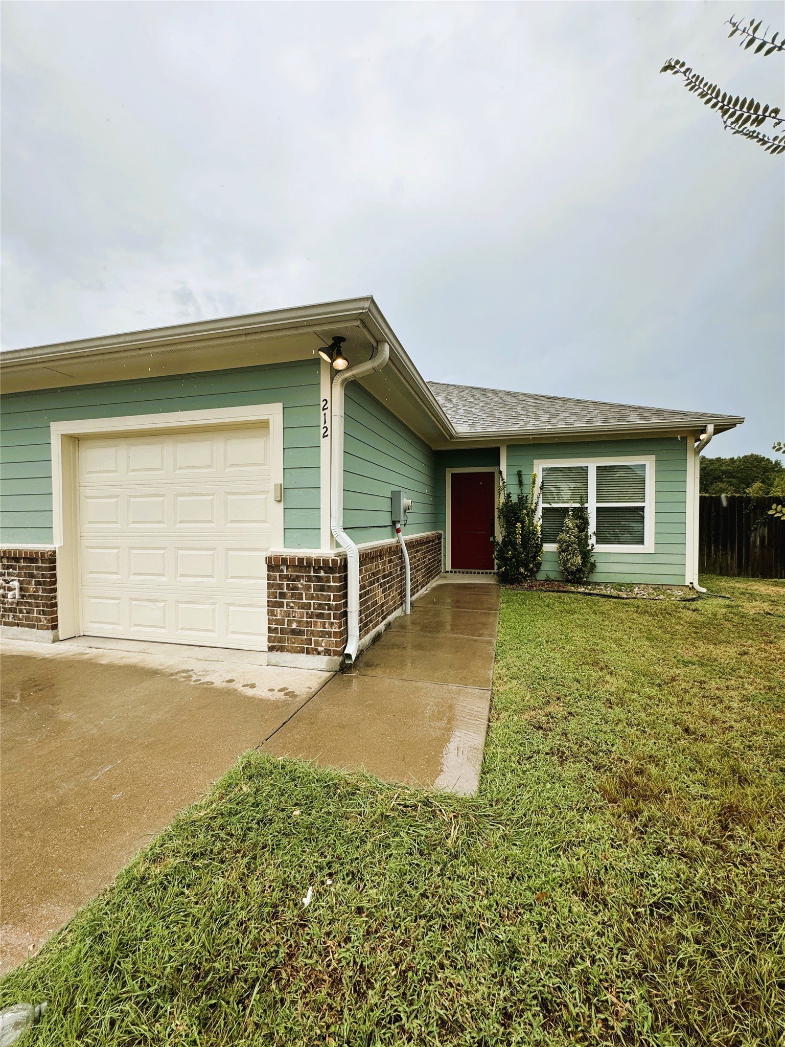 212 Lasso Cir – photo 1