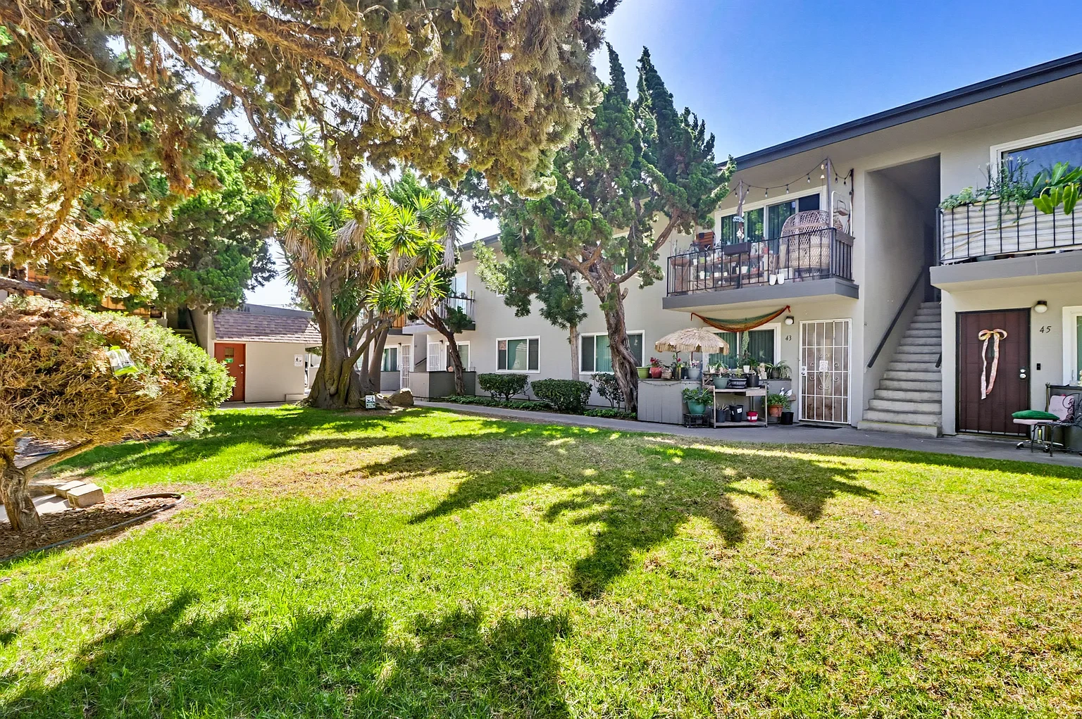 Camelot Apartments – photo 4
