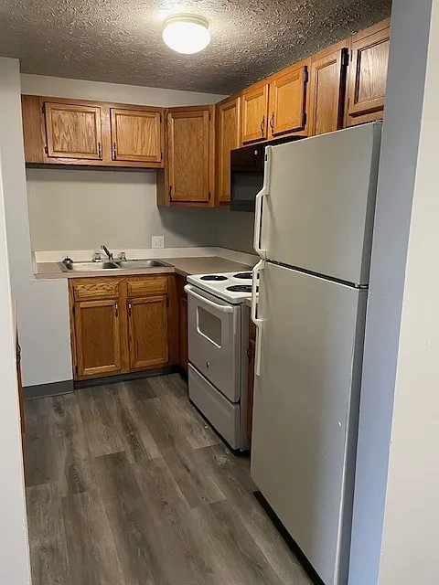 St Charles Court Apartments – photo 5