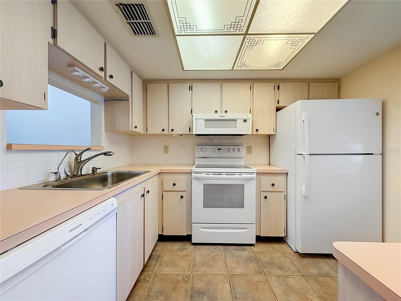 2465 Northside Dr #503 – photo 4