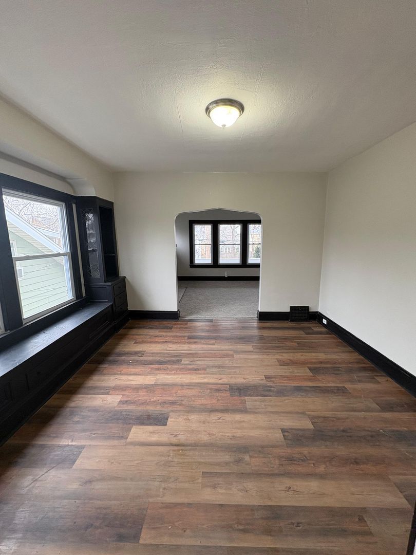 15710 Corsica Ave unit Up – photo 4