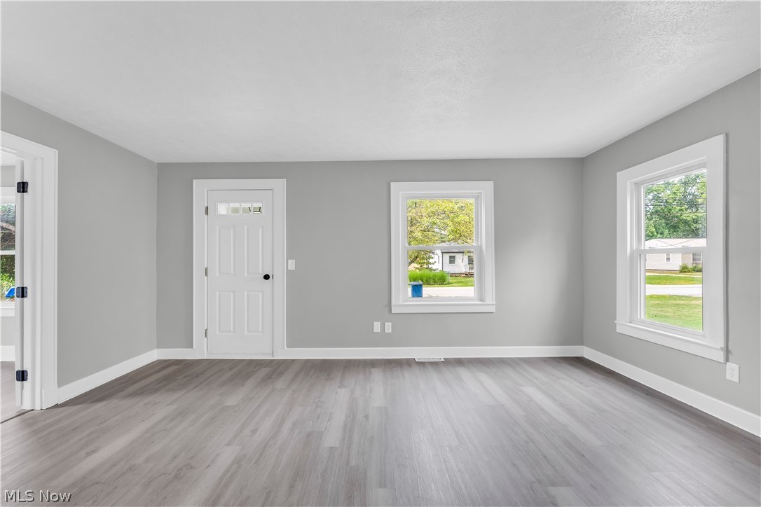 1083 Eastlake Dr – photo 4