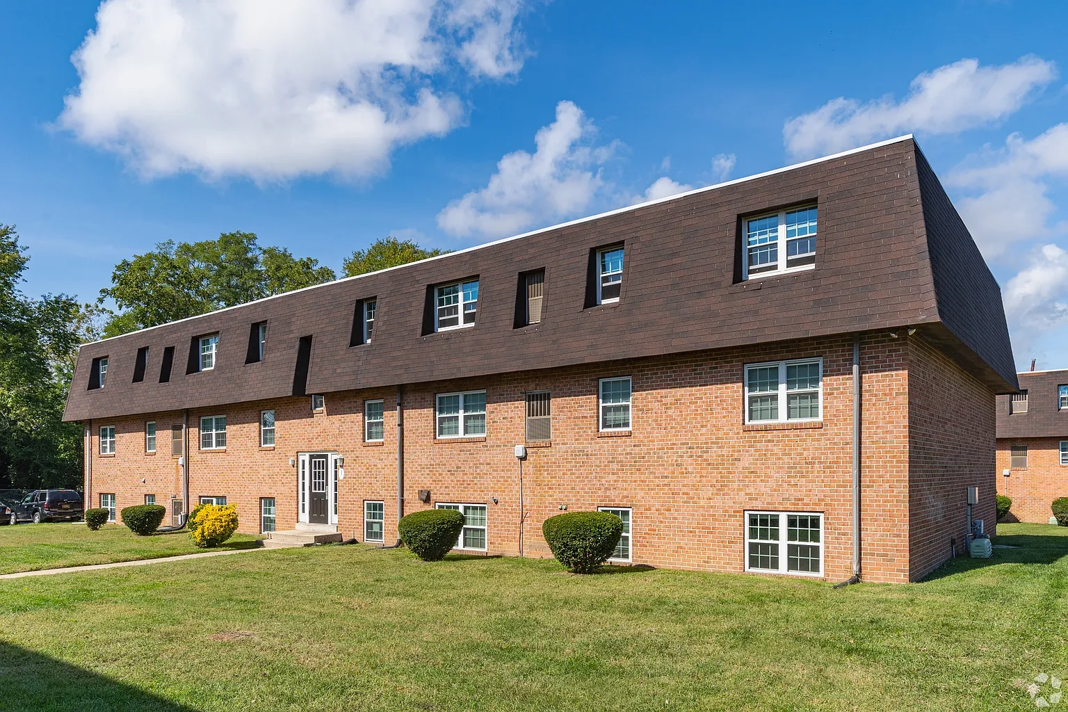 Towne Point Apartments – photo 1