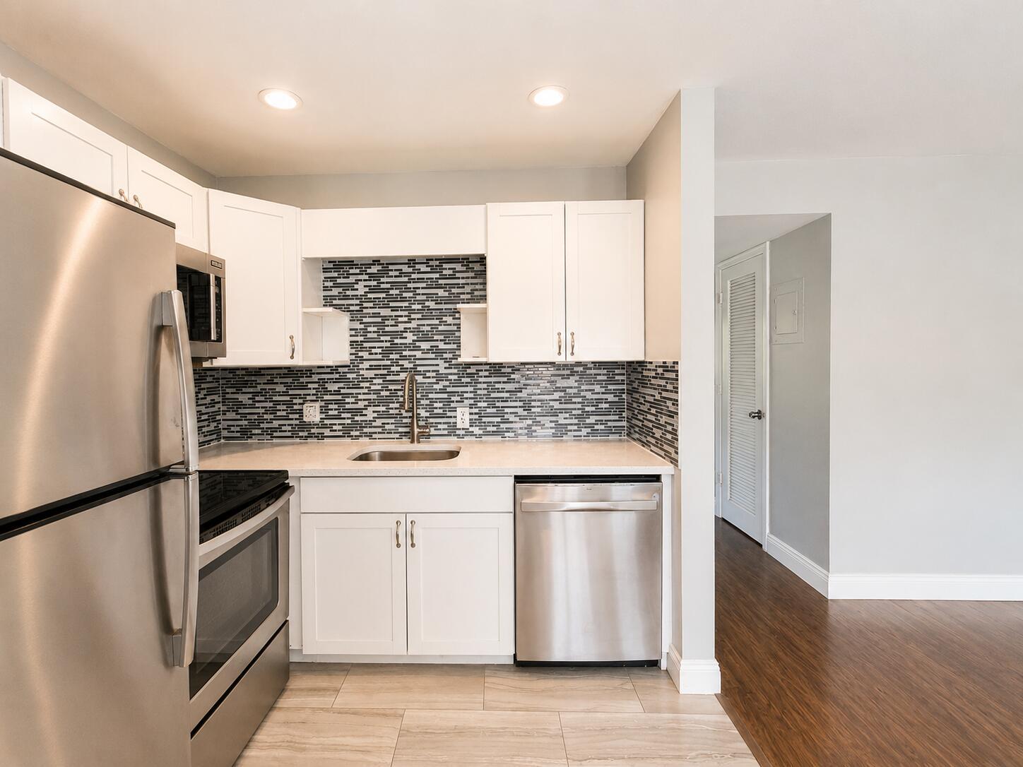 119 Sussex E unit 119 – photo 1