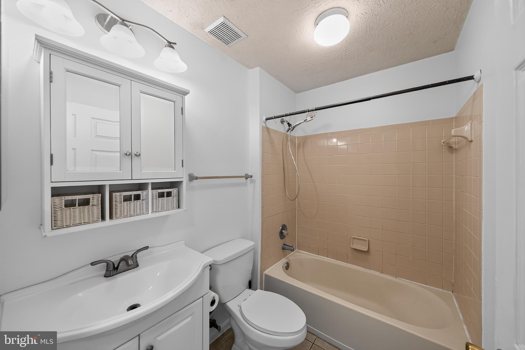 2377 Tawny Dr – photo 3