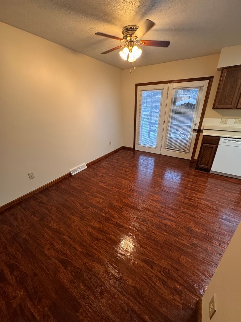 103 Hazel St – photo 5