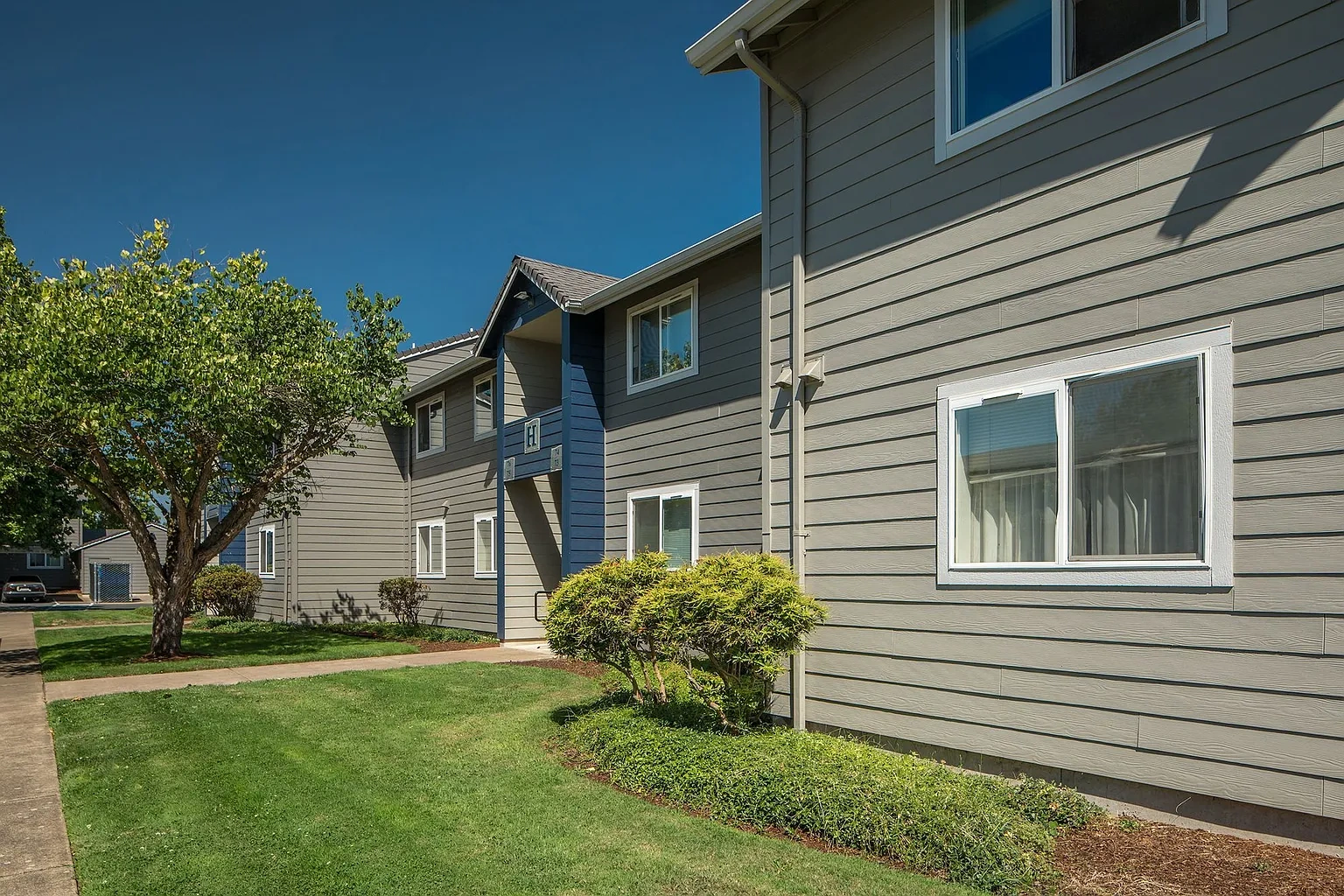 Parkside Apartments – photo 1