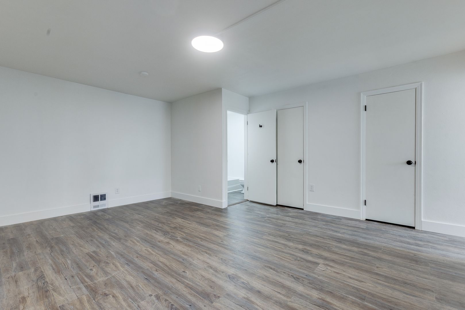 732 E Warrington Ave unit 2nd Floor Front – photo 4
