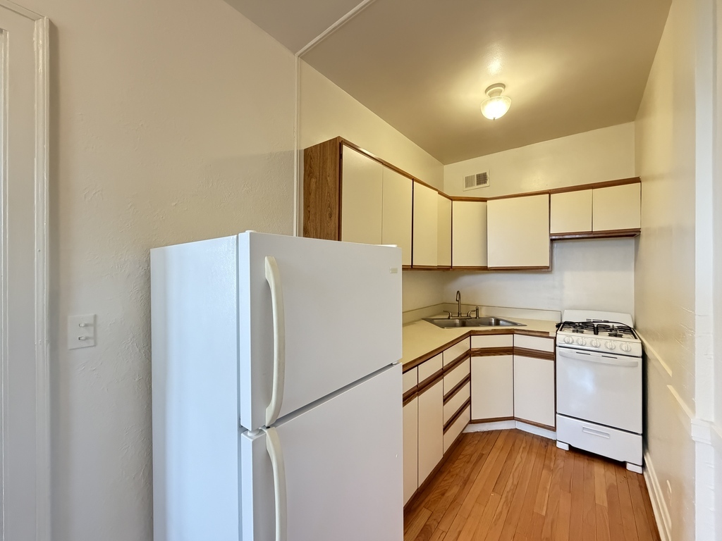338 Park Ave unit 20 – photo 2