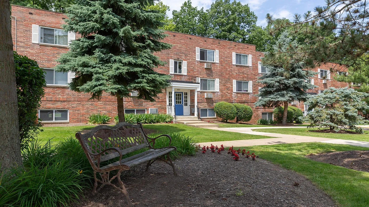 Kensington Club Apartments – photo 2