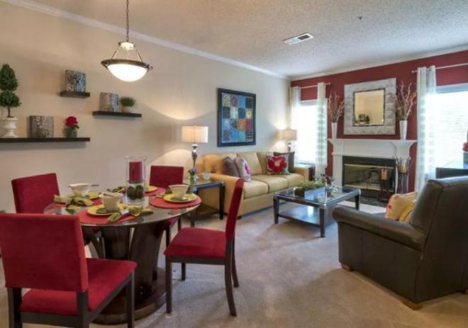 2124 Gables Dr NE – photo 2