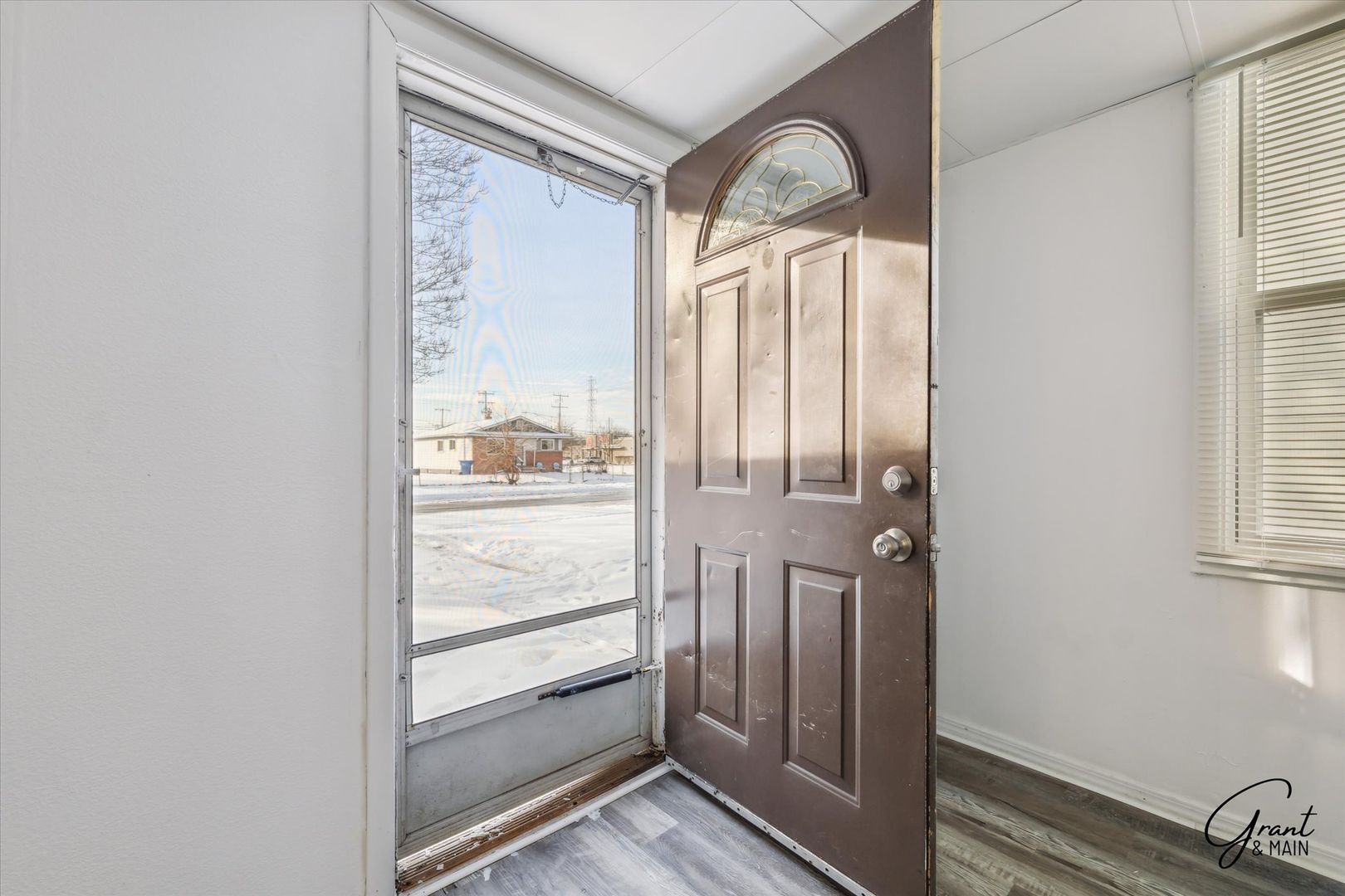 2615 Emmons Ave – photo 2