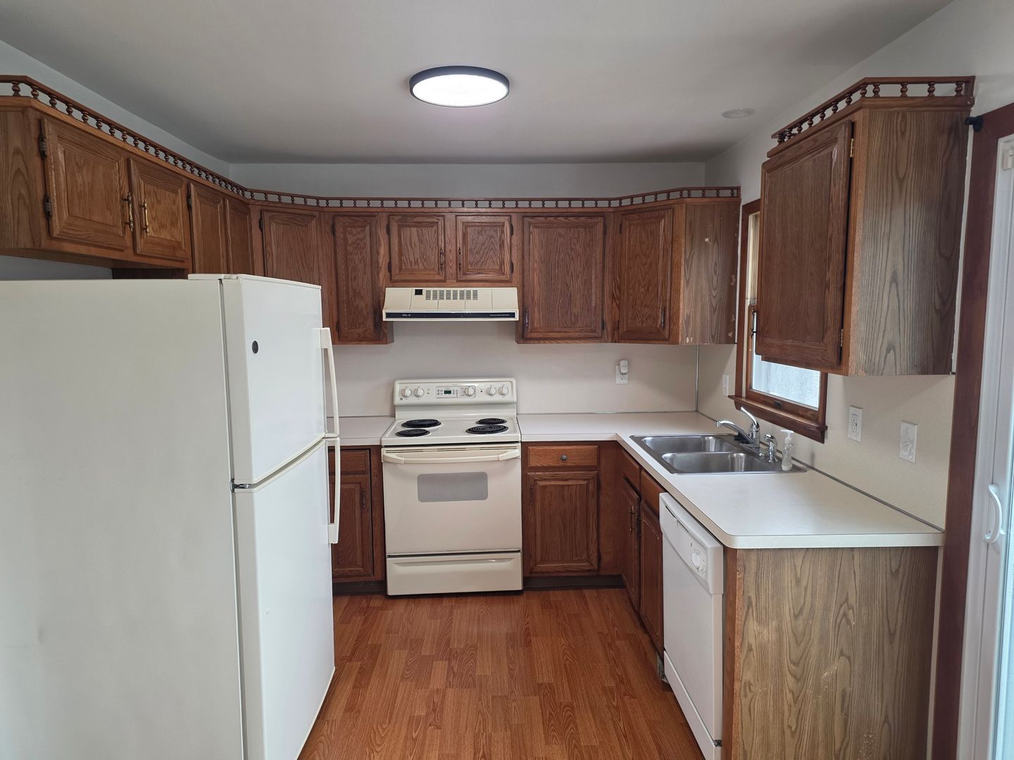 1118 Bernice Dr – photo 3