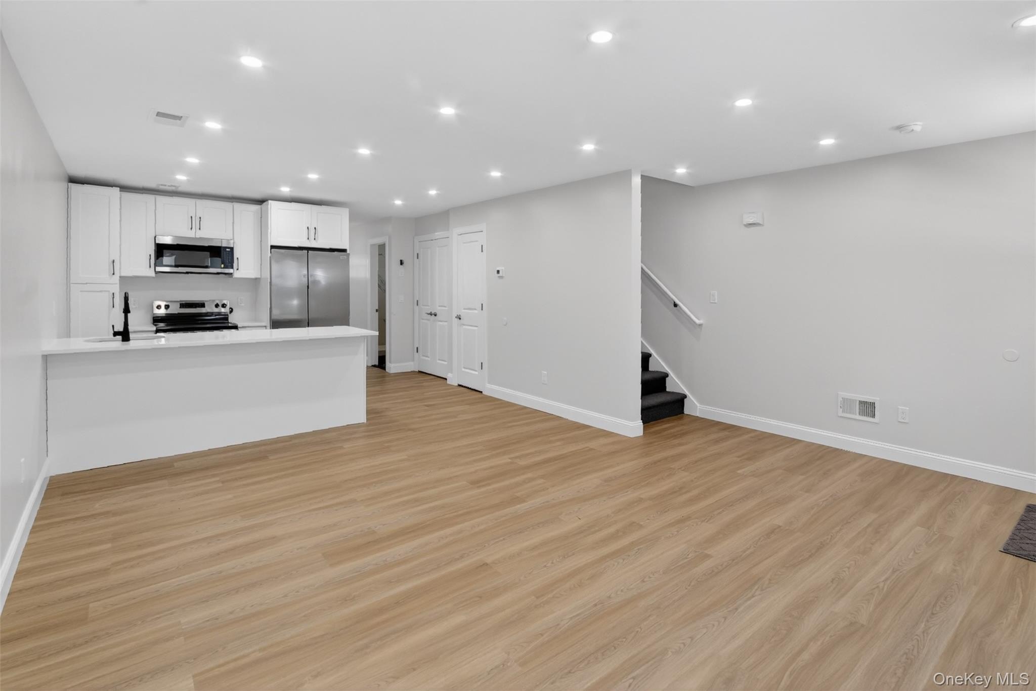 64 Manor Pl – photo 5