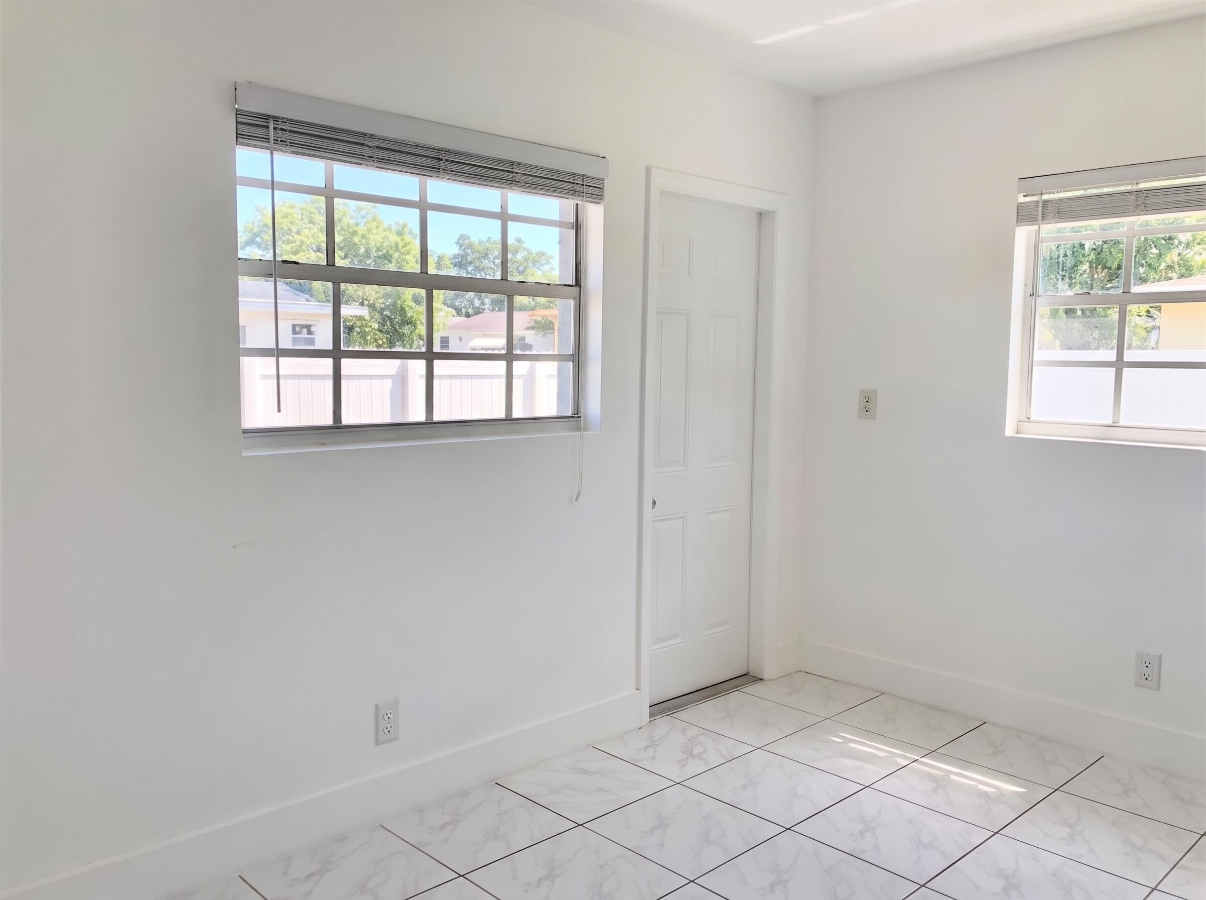 141 NW 4th Ave #3 – photo 3