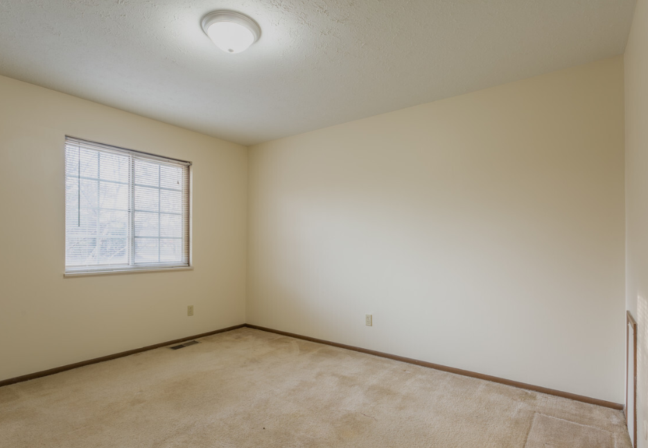 985 Wadsworth Rd – photo 4