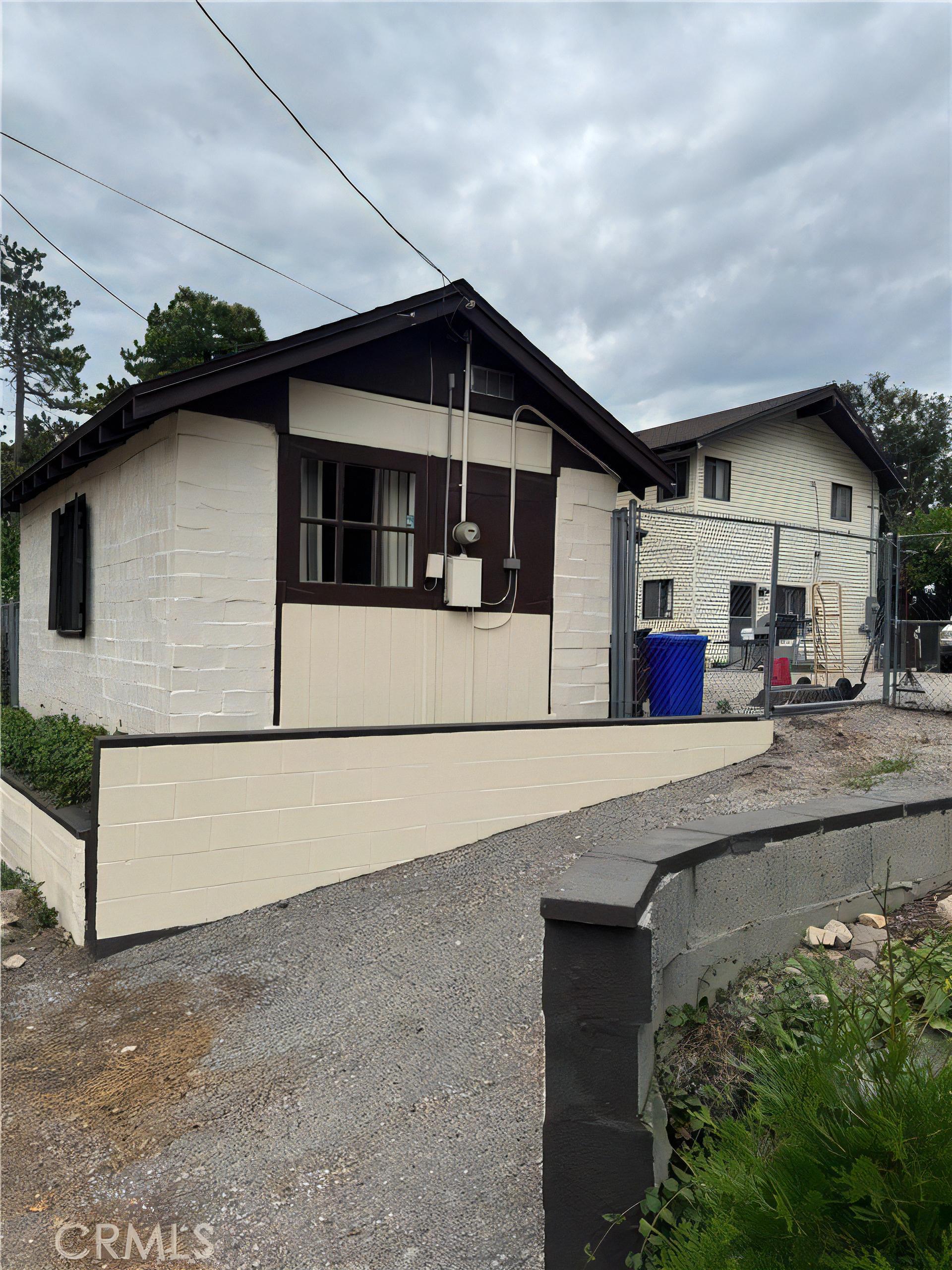 23335 Crestline Rd – photo 3