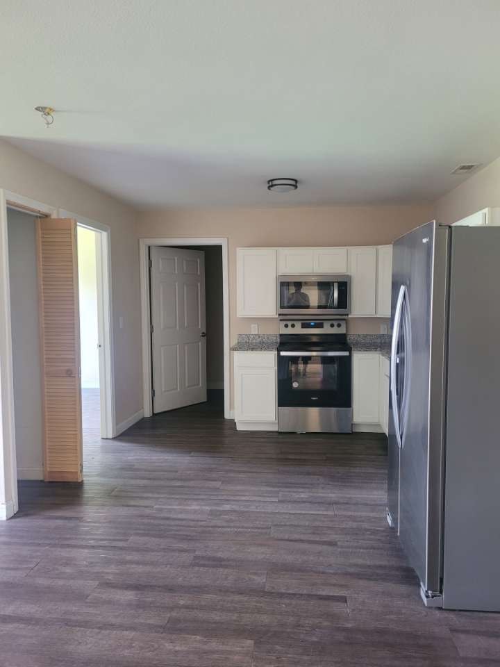 50 Westwood Dr unit 8 – photo 1