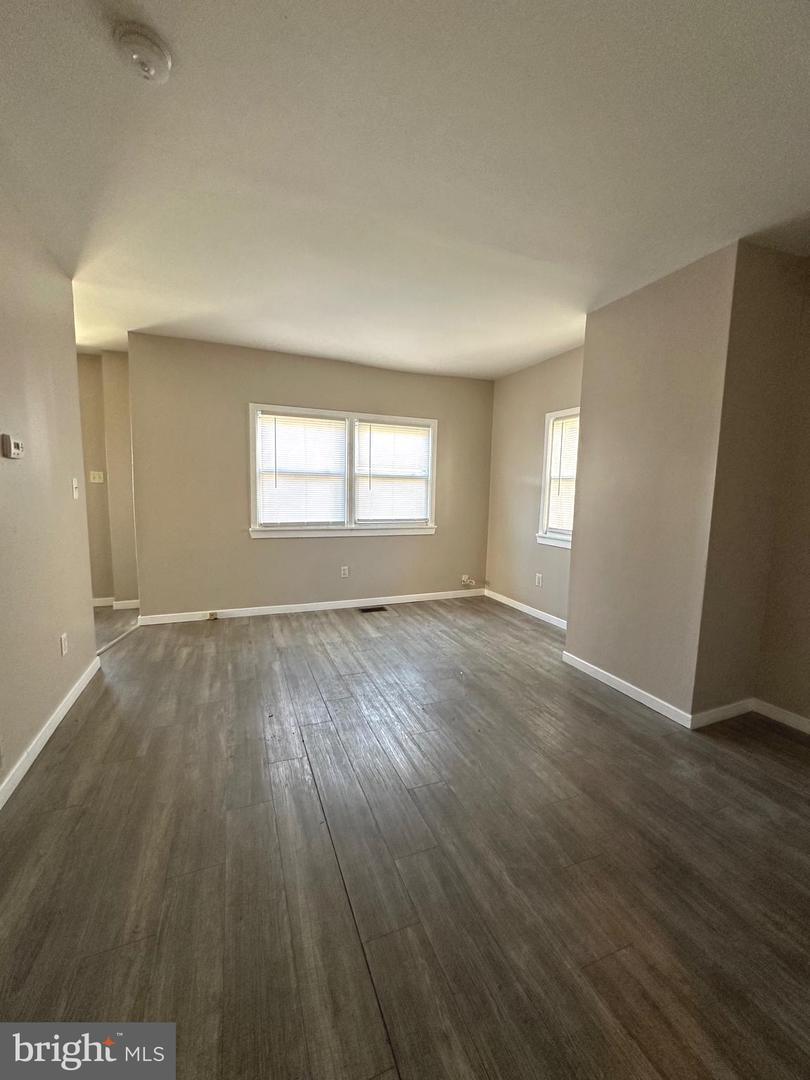 14 Williams St – photo 5