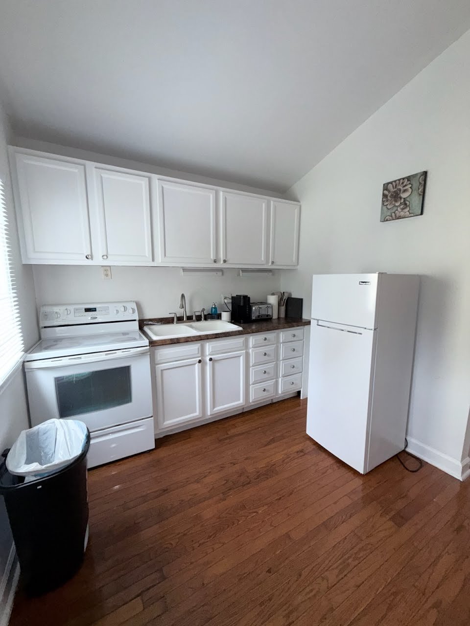 201 Spring St unit ADU studio – photo 3
