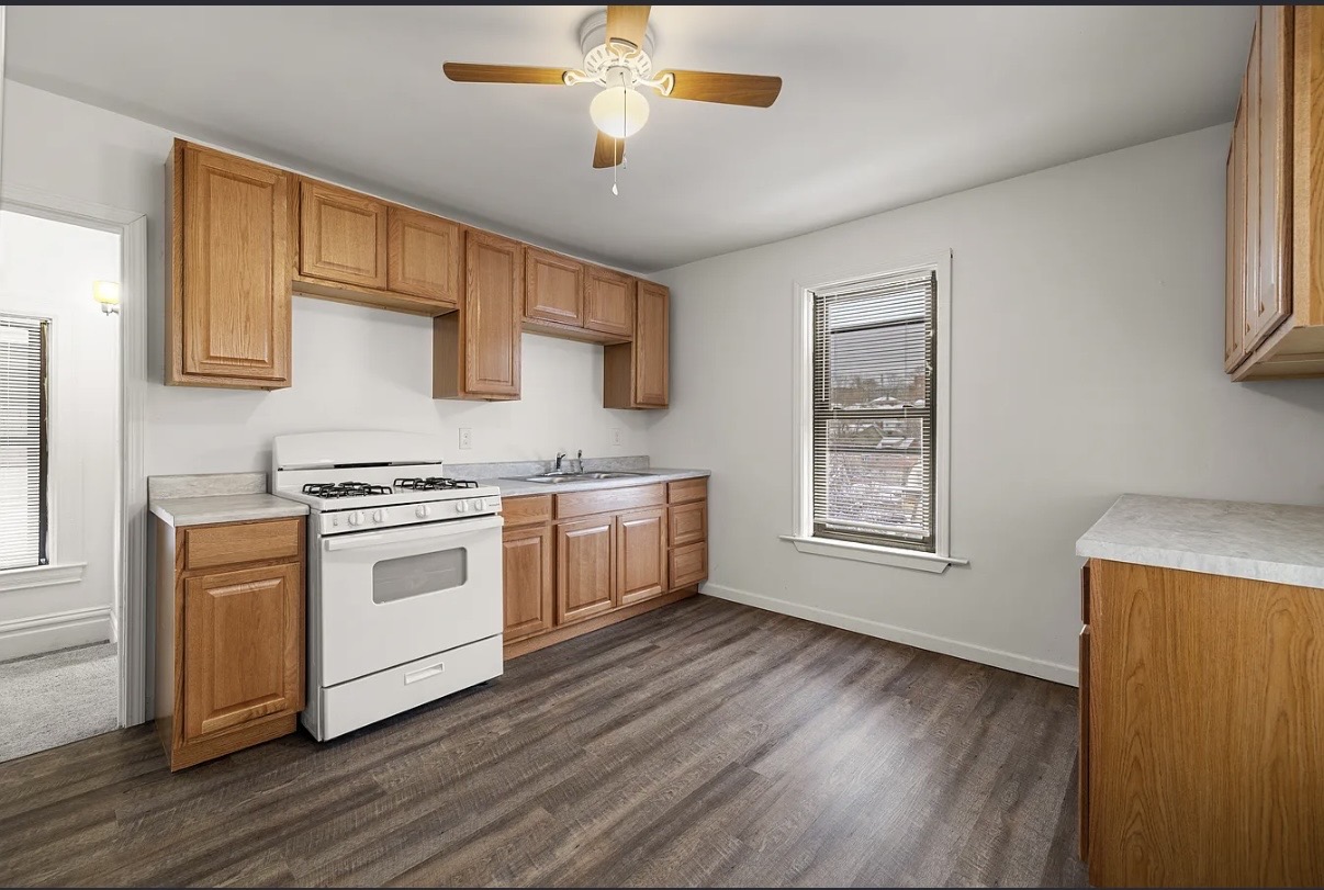 62 Maytide St unit Unit 2 – photo 2