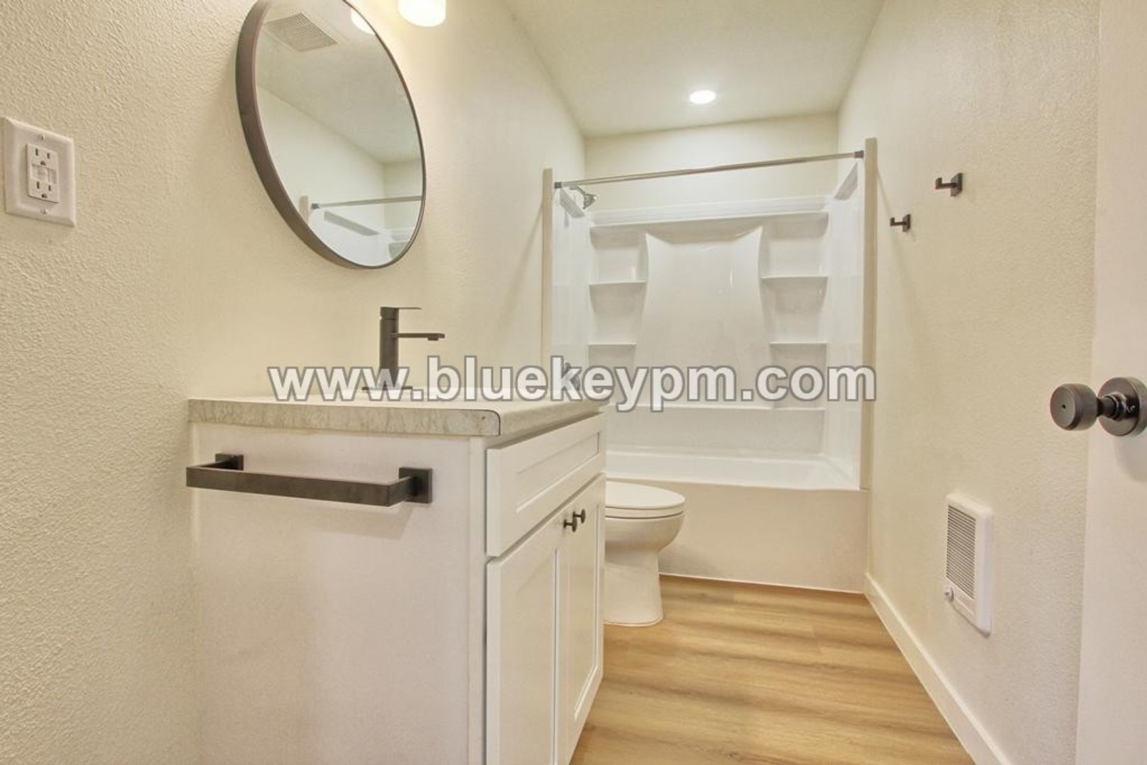 2907 Main St – photo 5