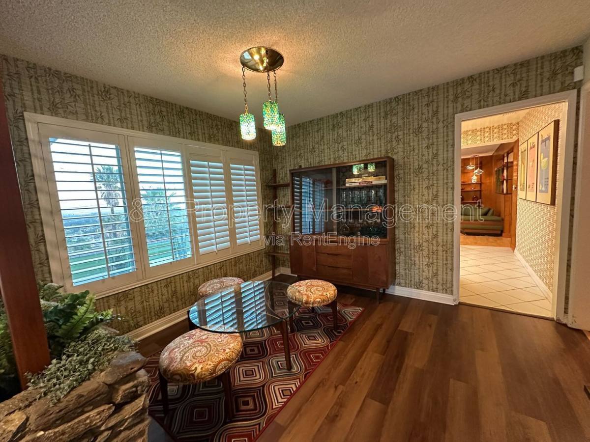 425 Edgerton Dr – photo 4