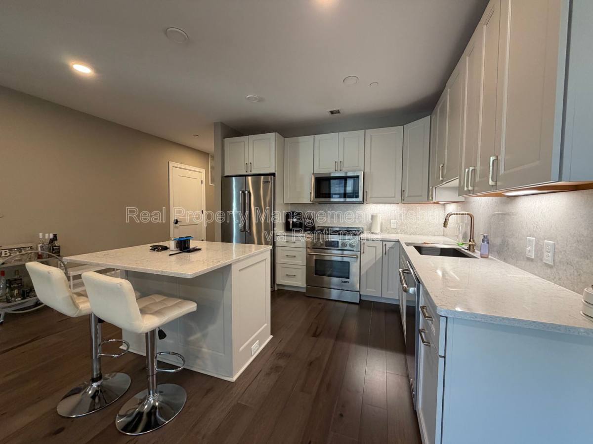 350 Oliver Ave unit 905 – photo 2
