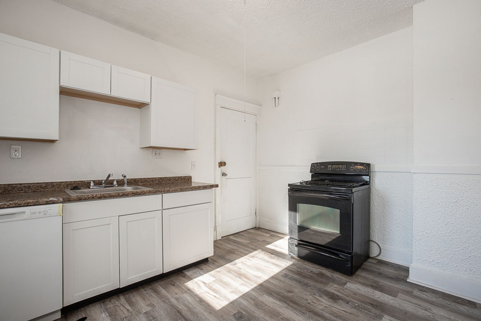 4662 E 85th St unit Down – photo 5