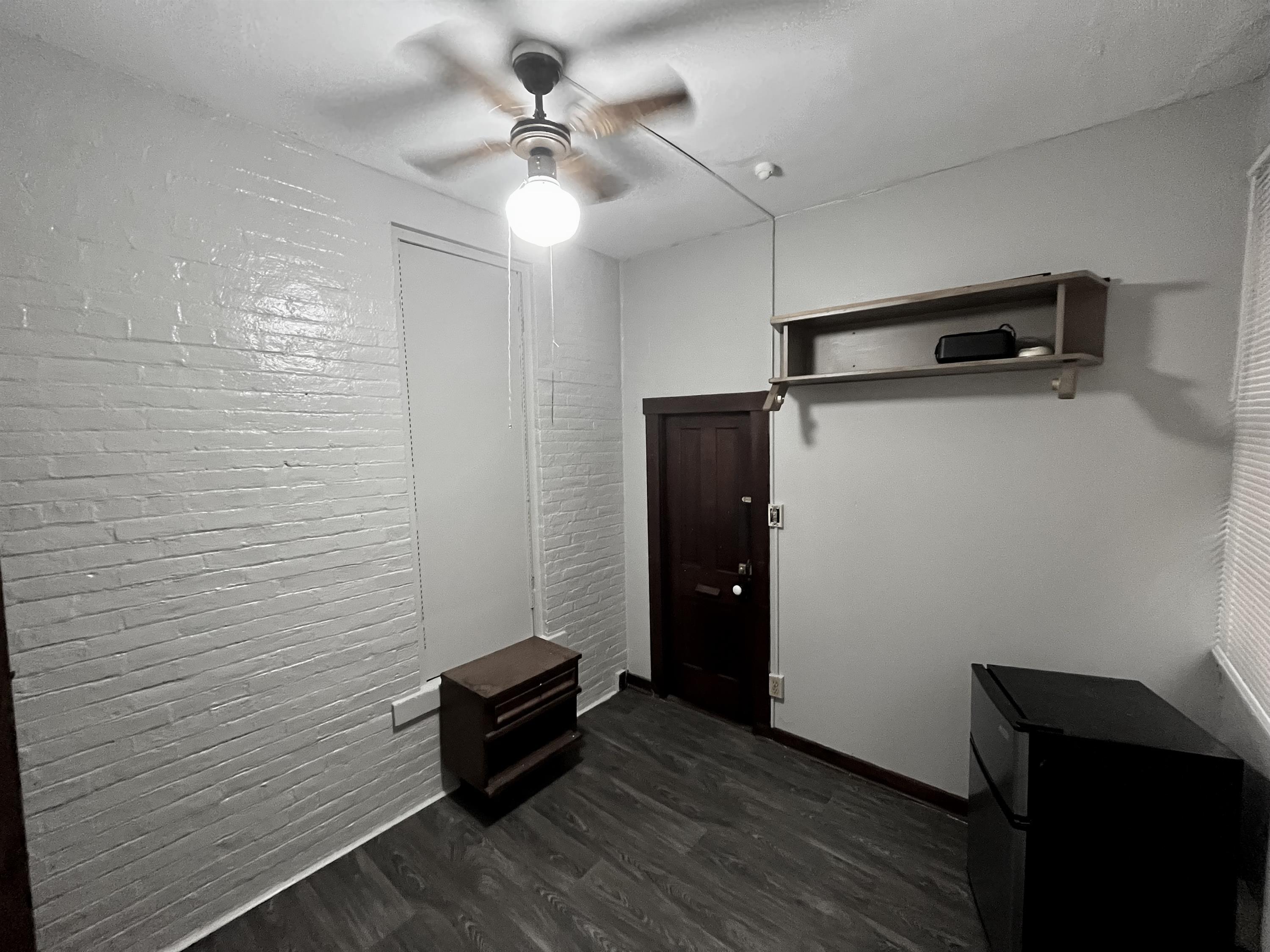 325 N Barron St – photo 2