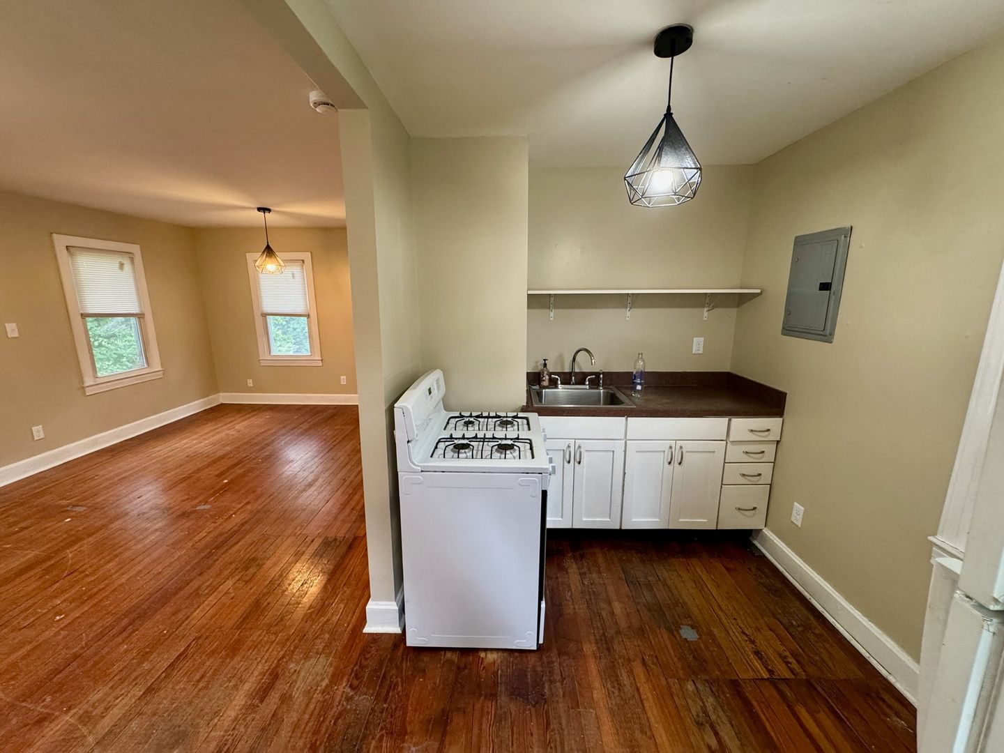 1706 Cowling Ave – photo 4