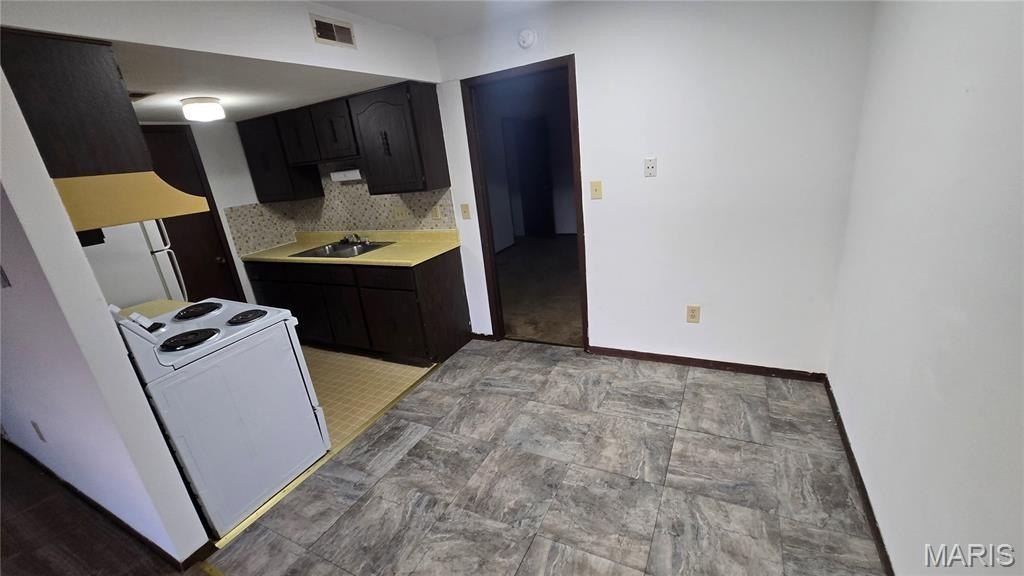 1911 E D St #8 – photo 4