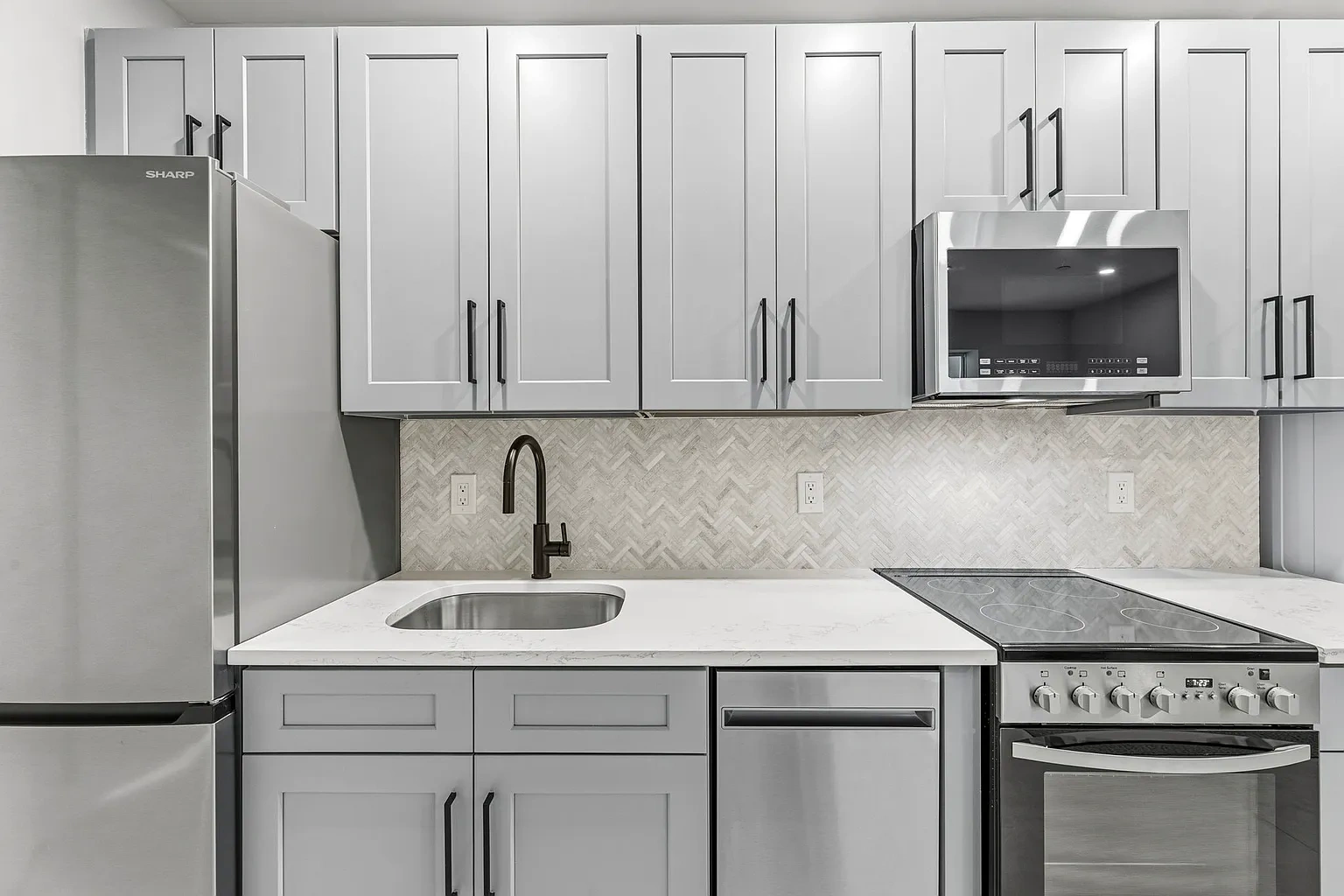 315 West Broadway – photo 2