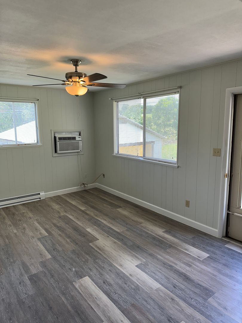 3389 Happy Hollow Rd – photo 4