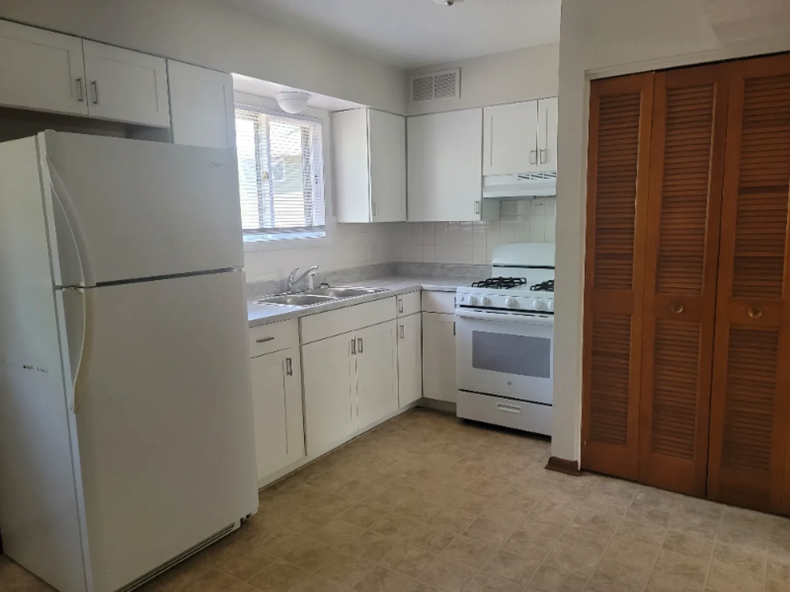 Townhomes of North Canton – photo 1