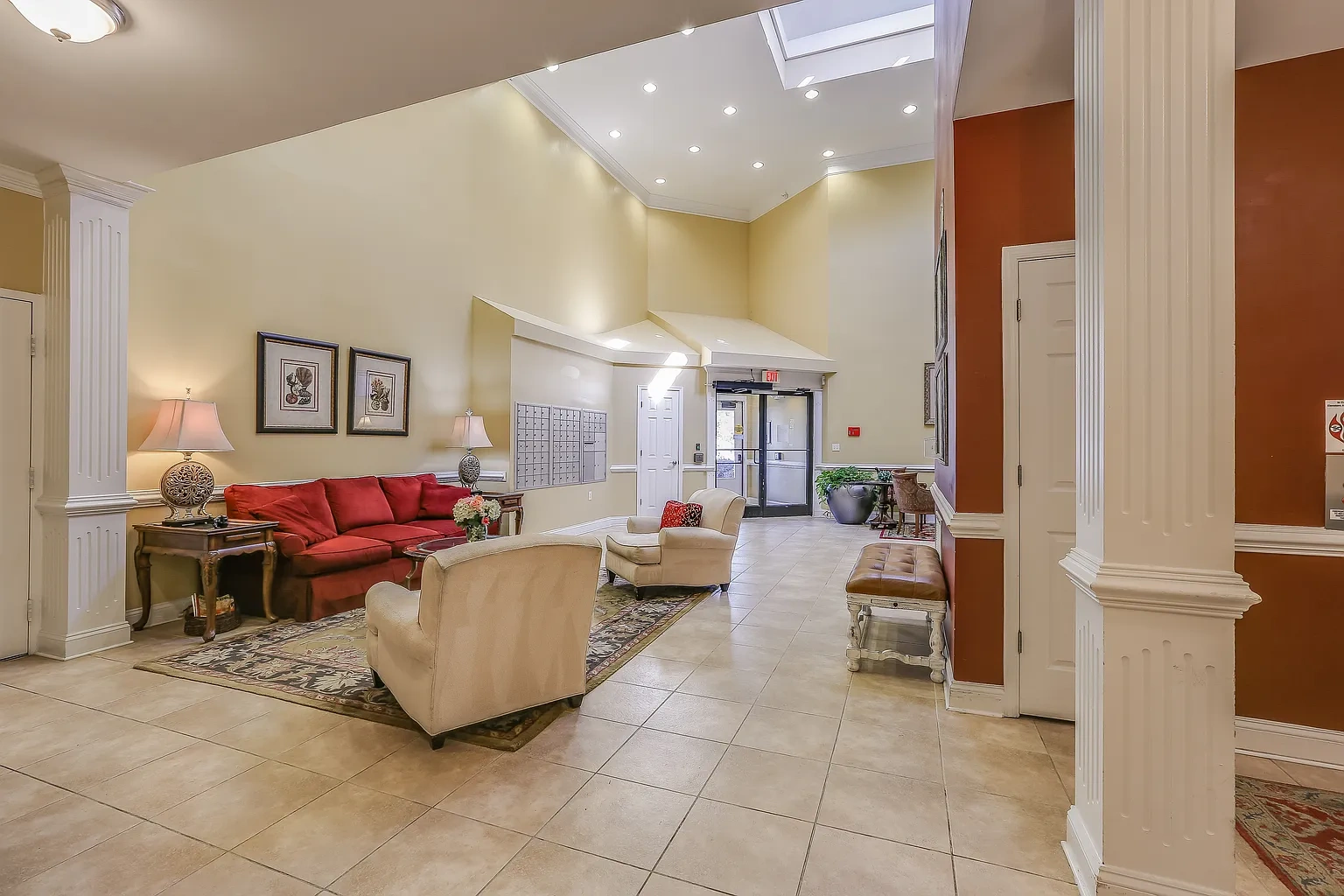 Sunstone Apartments – photo 2