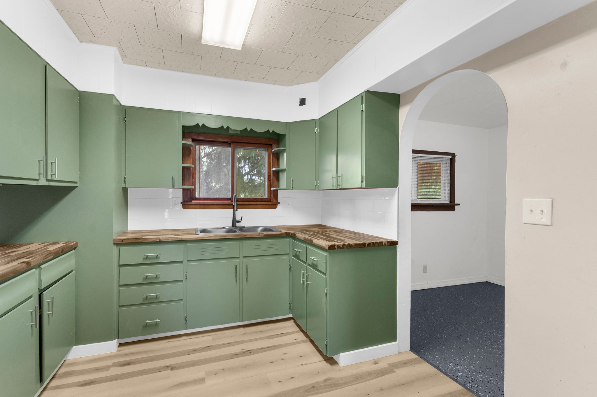 2232 Youngstown Rd SE – photo 4
