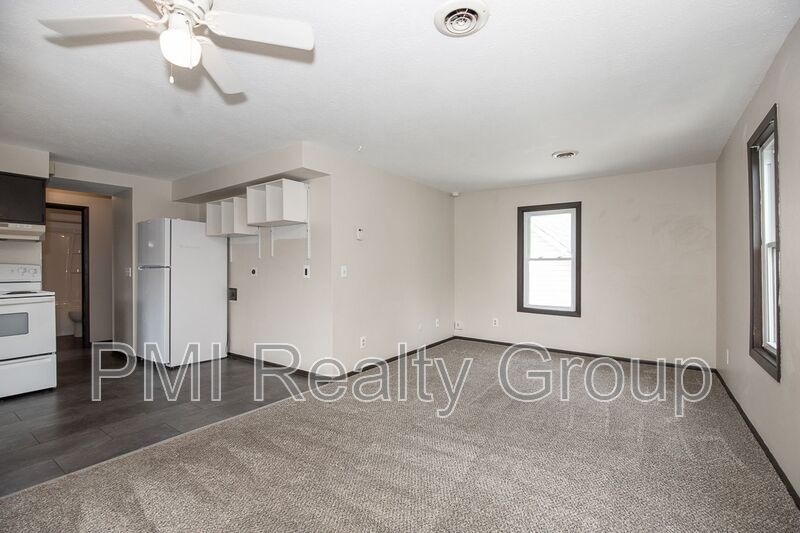 346 Eagle St unit 2 – photo 4