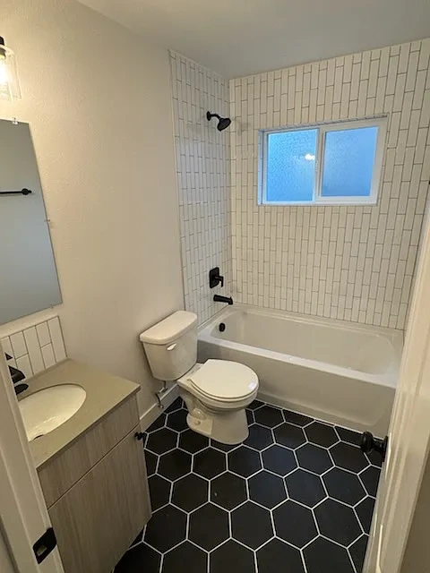 1421 W 8th Ave – photo 3