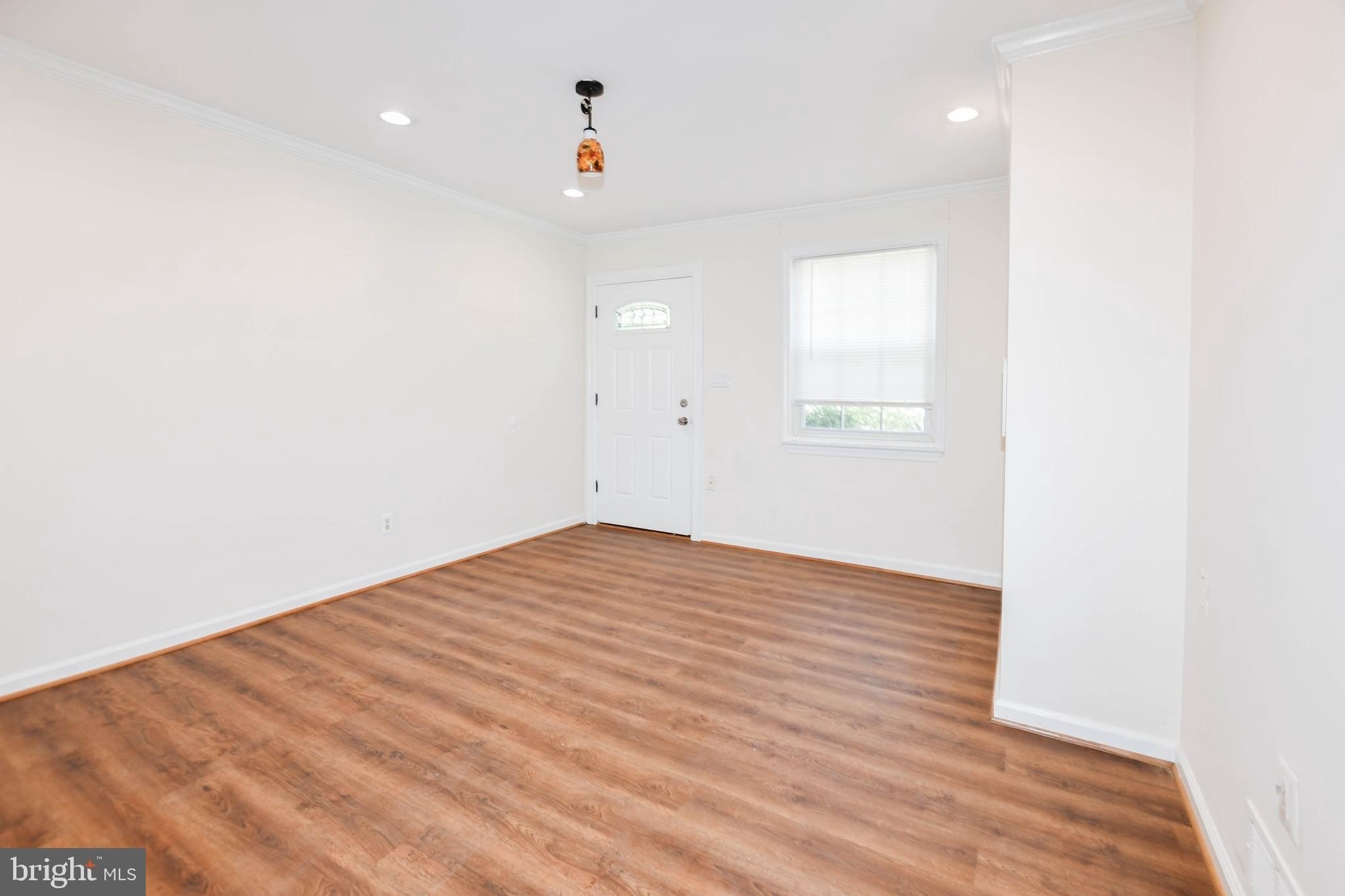 1729 Gales Pl NE – photo 4
