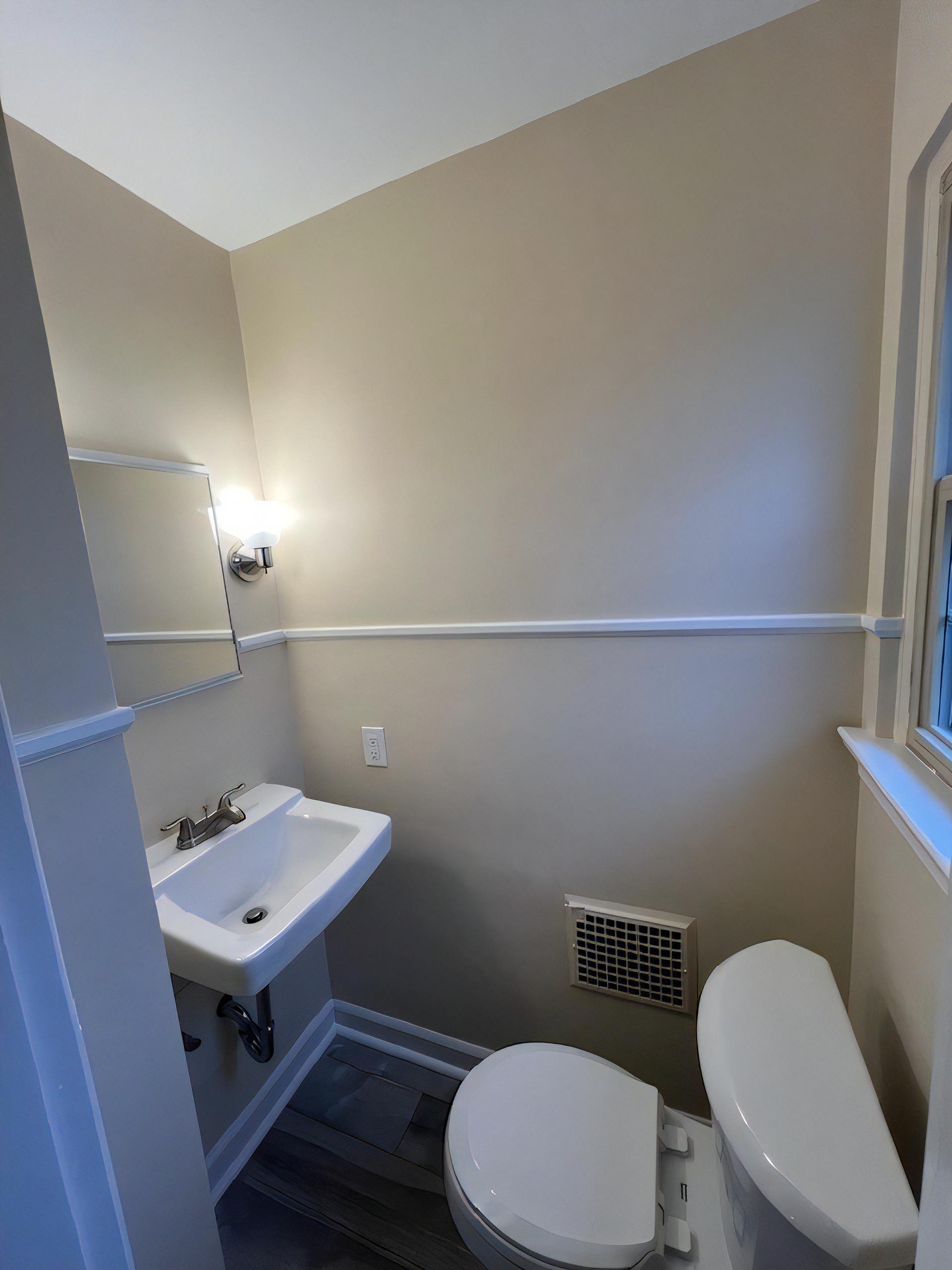 1247 Northwest Blvd – photo 2
