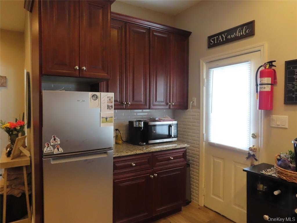 33 Deer Park Ave #2C – photo 3