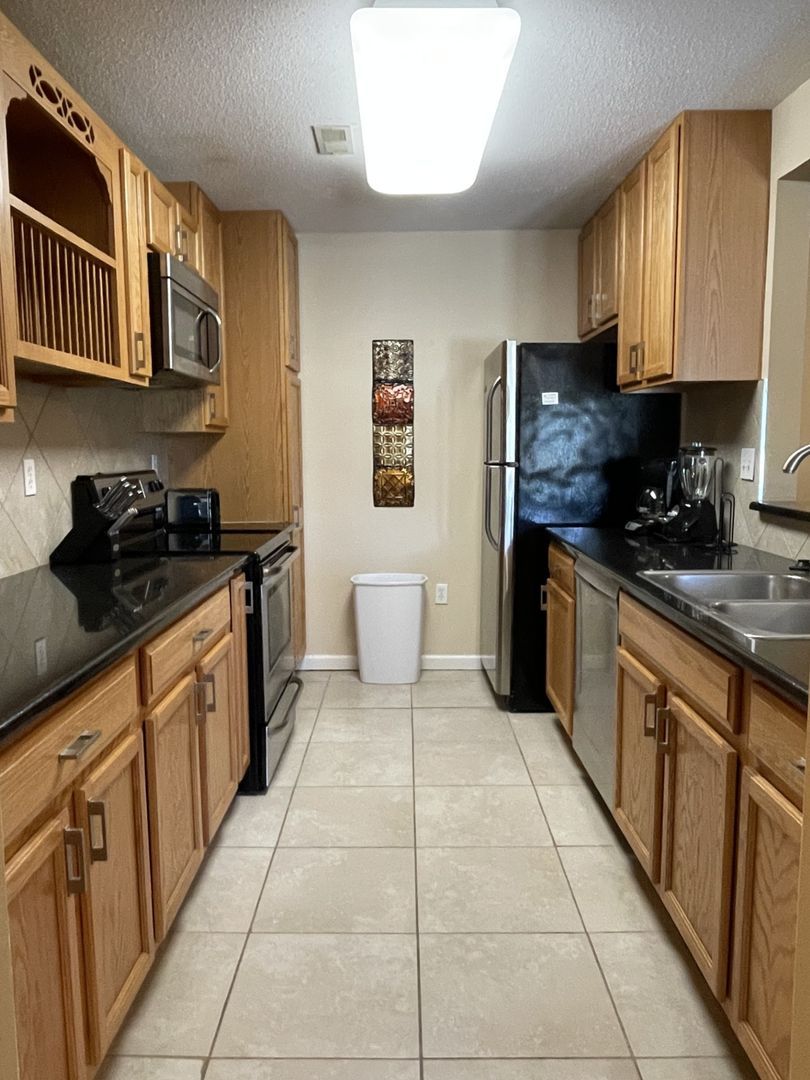 2037 Pear Tree Ct unit 2037-1 – photo 1